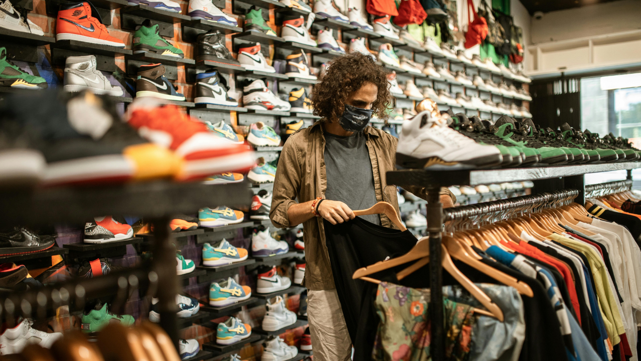 Mengapa Sandal yang "Terlalu Empuk" Justru Bikin Kaki Pegal?